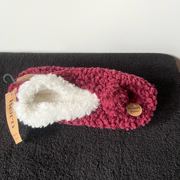 Born Womens Sherpa Lined Memory Foam Slippers - size M/L - Picture 2 of 6